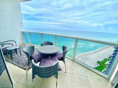Aluguel de apartamento no Trump Royale 3609A