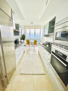 Aluguel de apartamento no Trump Royale 3609A