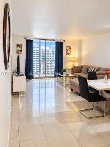 The Club At Brickell Bay Apt #3304