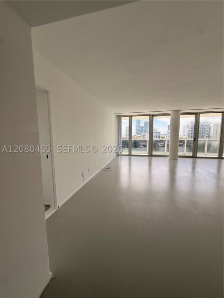 Apartment for rent at King Cole 722