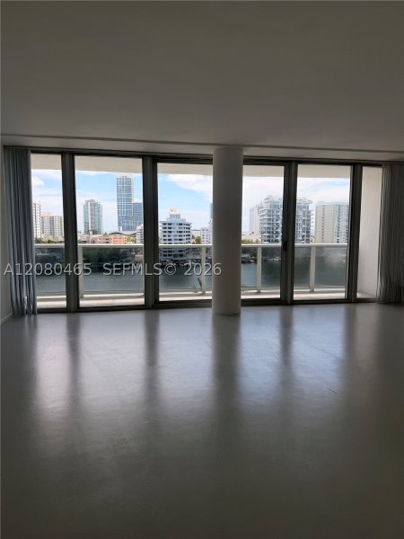 Apartment for rent at King Cole 722