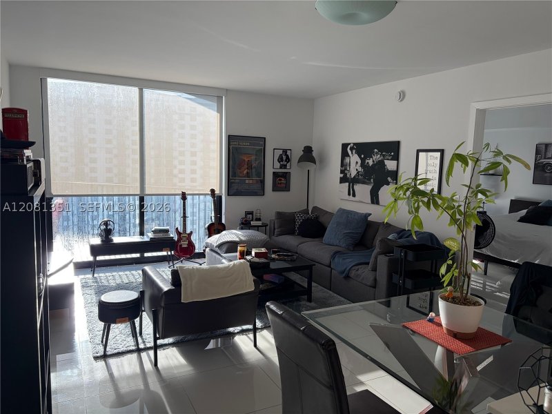 Apartment for rent at 5252 Paseo Doral 1409