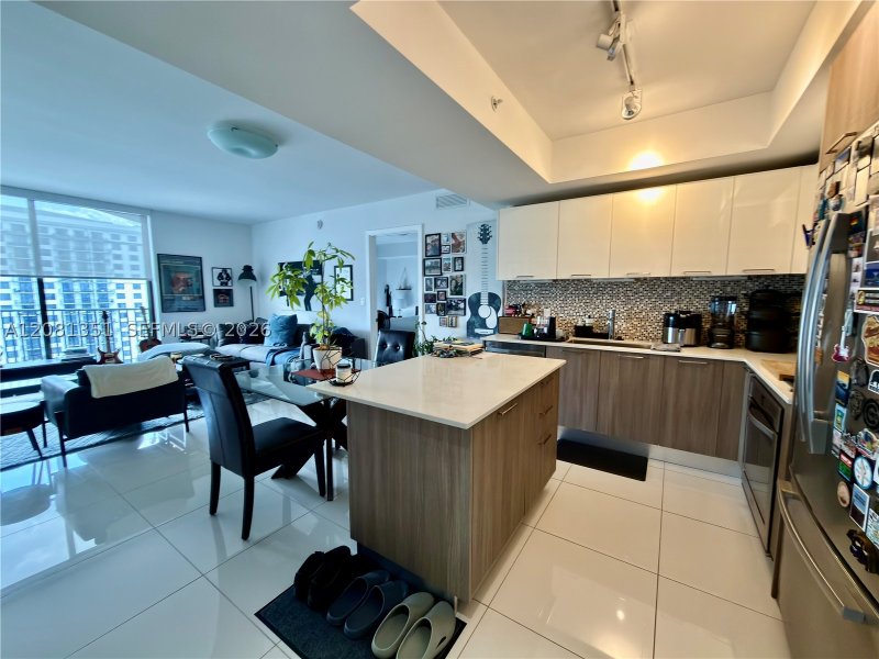 Apartment for rent at 5252 Paseo Doral 1409
