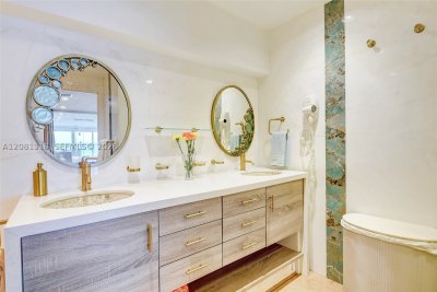 Comprar apartamento no Castle Beach Club P2