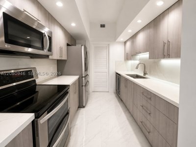 Aluguel de apartamento no The Collins Condo PH04