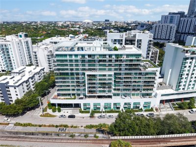 Comprar apartamento no Le Parc at Brickell 512
