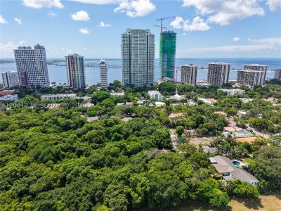 Comprar apartamento no Le Parc at Brickell 512