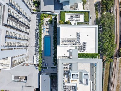 Comprar apartamento no Le Parc at Brickell 512