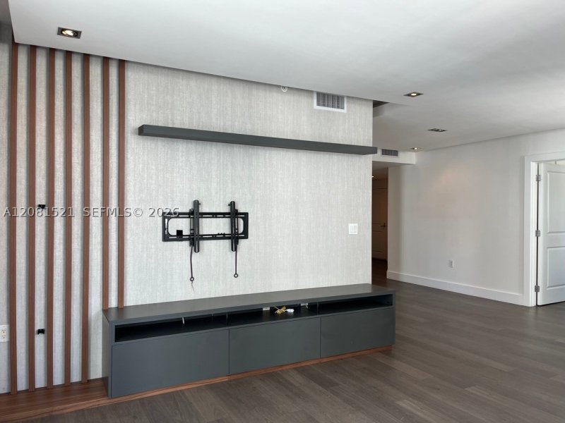 Apartment for rent at Vue at Brickell 1414