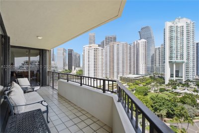 Comprar apartamento no Brickell Key One A1616
