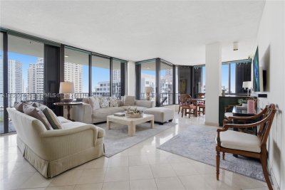 Comprar apartamento no Brickell Key One A1616