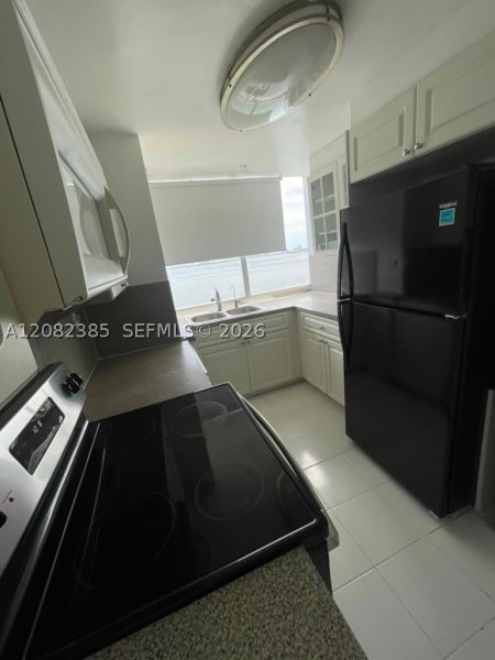Apartment for rent at Bay Park Towers 1211