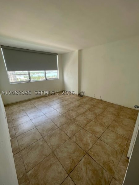 Apartment for rent at Bay Park Towers 1211