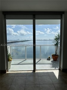 Aluguel de apartamento no Bay Park Towers 1211