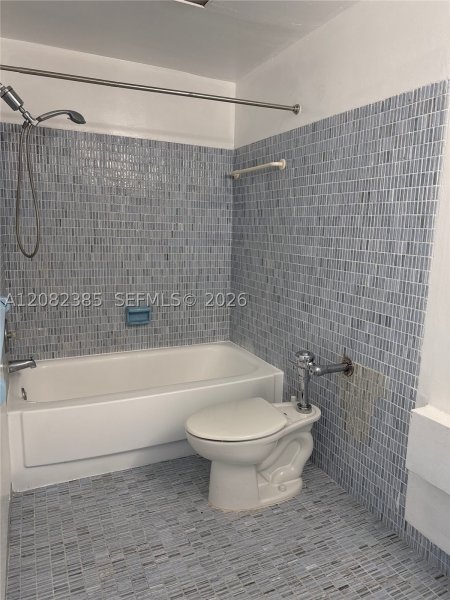 Apartment for rent at Bay Park Towers 1211