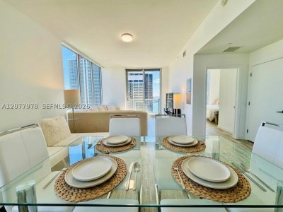 Comprar apartamento no Centro Condo 2602