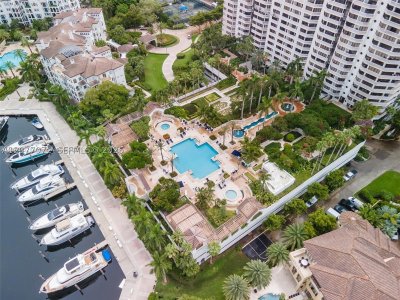 Comprar apartamento no 2000 Williams Island 908