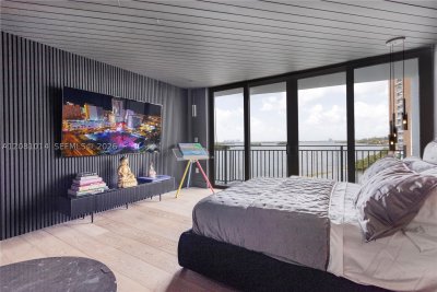 Comprar apartamento no Palm Bay Condo 6E