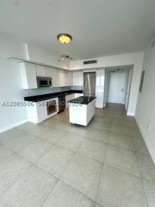 Aluguel de apartamento no Mint at Riverfront 1107