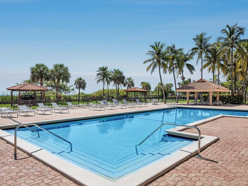 Condo for sale at Club Atlantis 1604