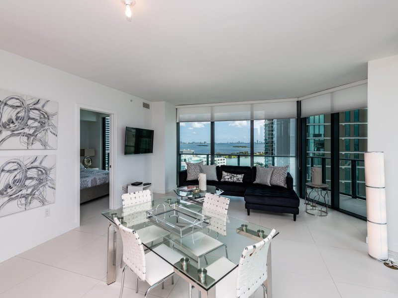 Apartment for rent at Paraiso Bayviews 1506