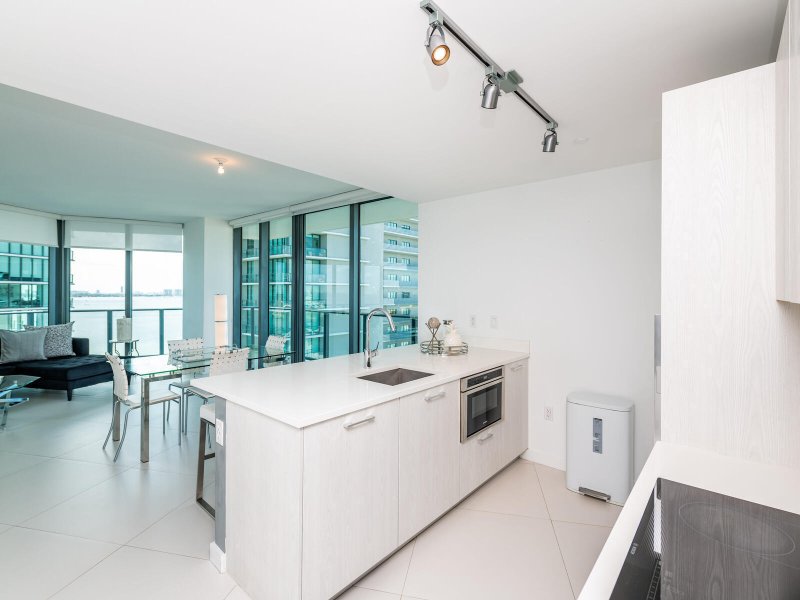 Apartment for rent at Paraiso Bayviews 1506