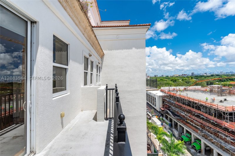 Condo for sale at One Village Place 919