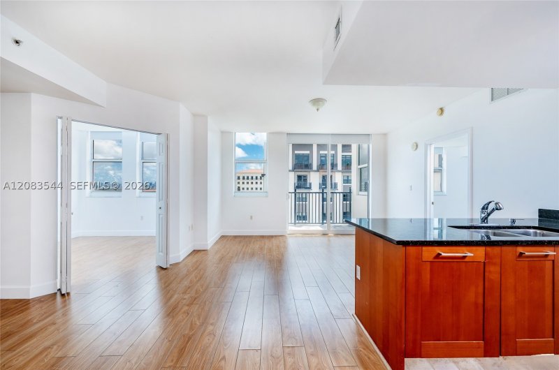 Condo for sale at One Village Place 919