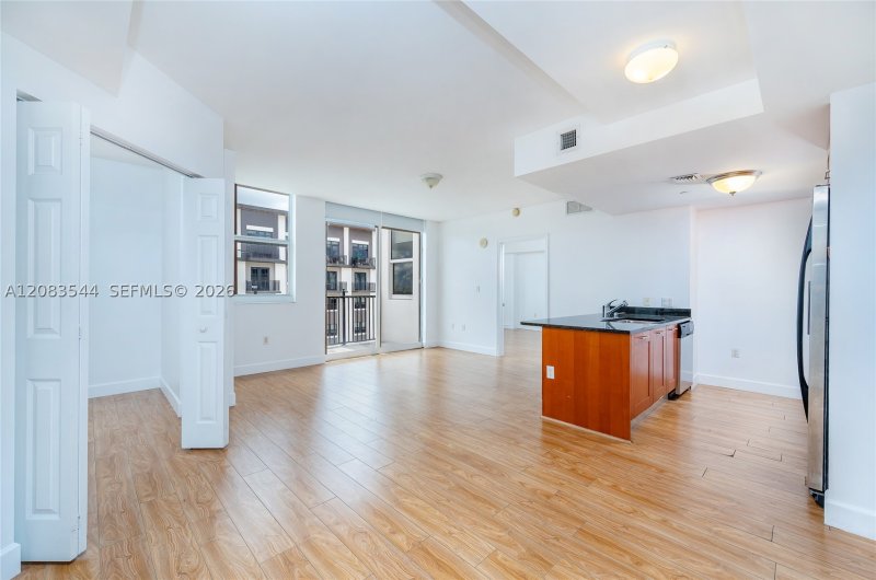 Condo for sale at One Village Place 919
