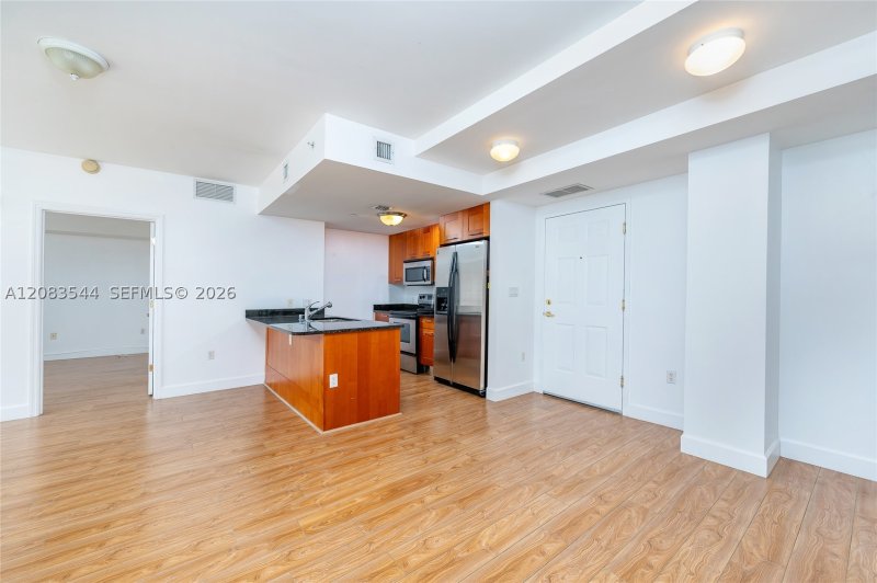 Condo for sale at One Village Place 919
