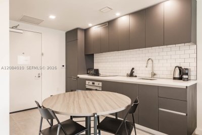 Comprar apartamento no YotelPad Miami 3001