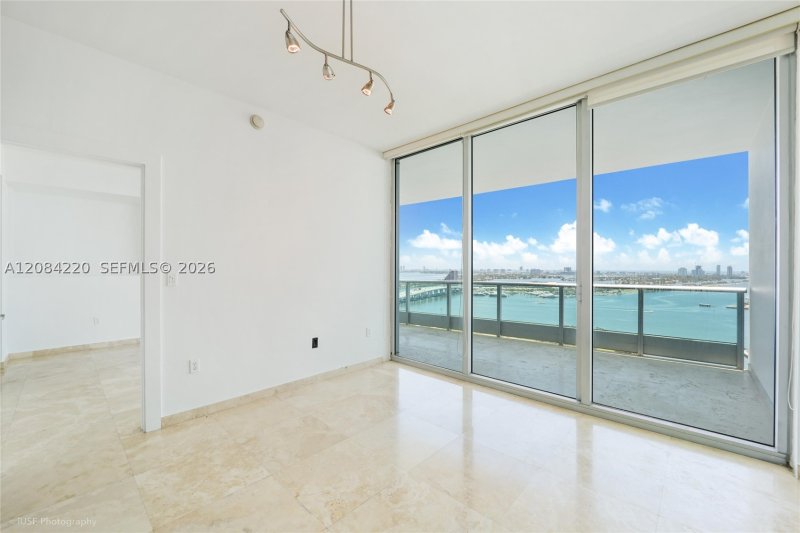 Apartment for rent at 900 Biscayne 3007