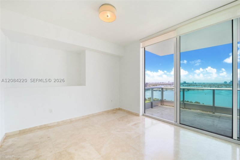 Apartment for rent at 900 Biscayne 3007