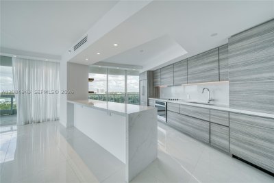 Comprar apartamento no Bristol Tower 1605