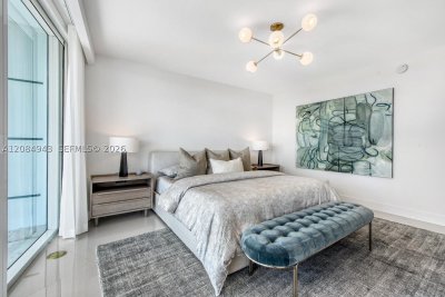 Comprar apartamento no Bristol Tower 1605