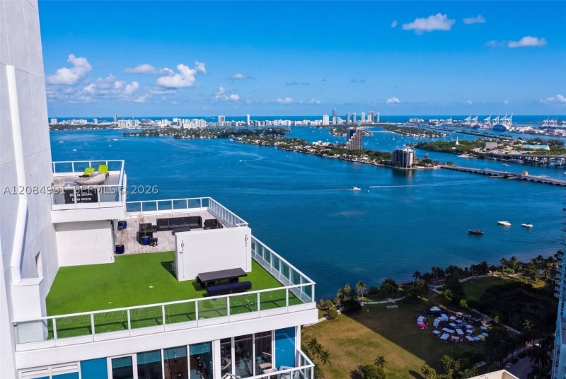 Condo for sale at Paramount Bay 3708