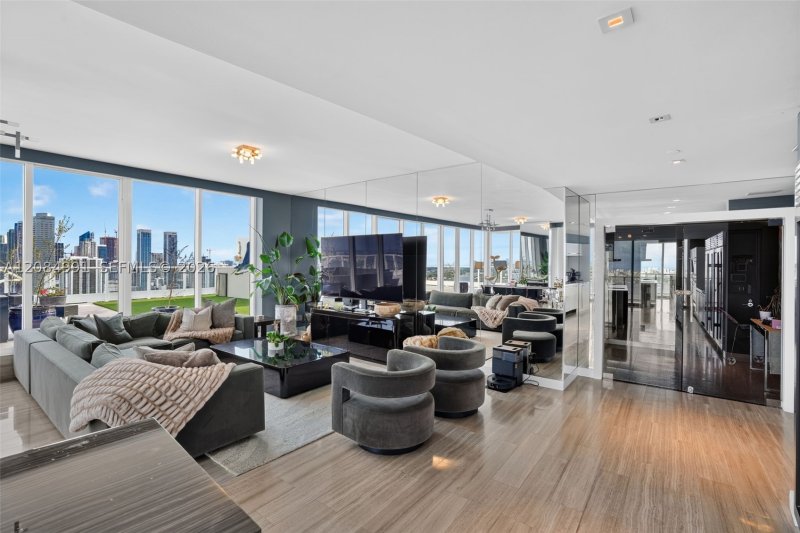 Condo for sale at Paramount Bay 3708