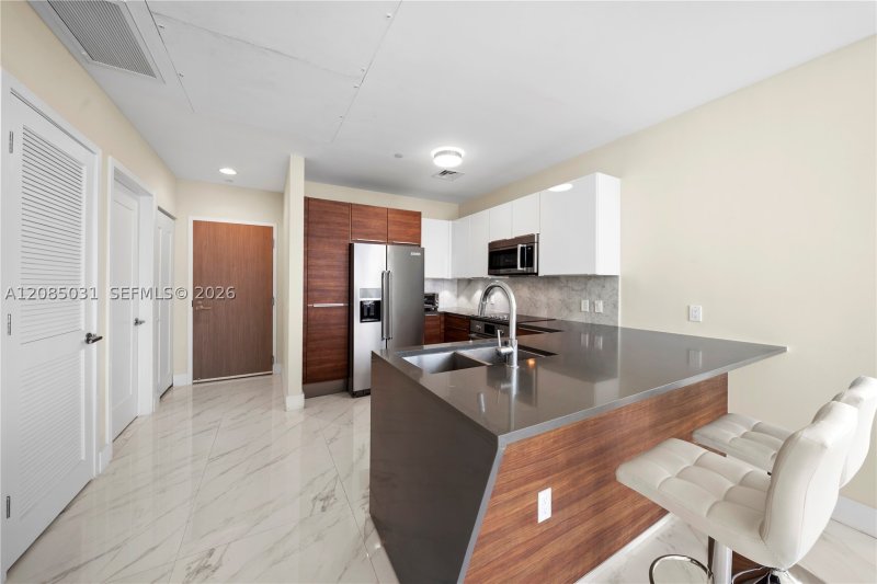 Condo for sale at The Crimson Miami 1808