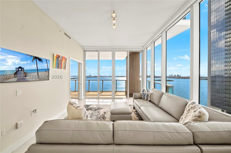 Condo for sale at The Crimson Miami 1808