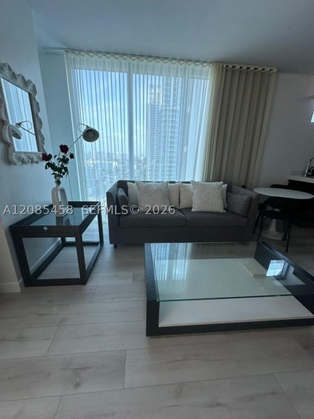 Condo for sale at Sole 2006
