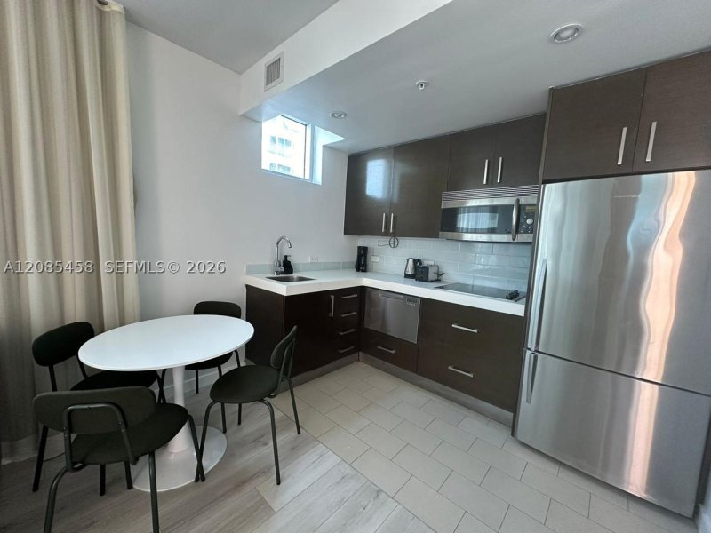 Condo for sale at Sole 2006