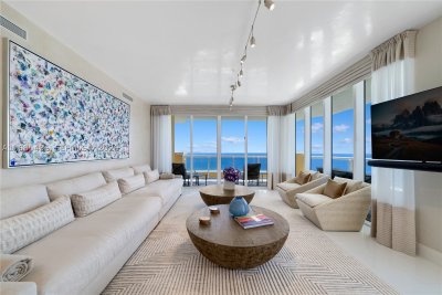 Comprar apartamento no Acqualina Resort & Spa 3406