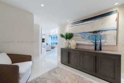 Comprar apartamento no Acqualina Resort & Spa 3406