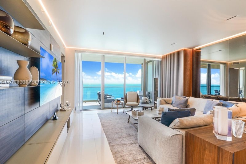 Apartment for rent at Residences by Armani / Casa 3102