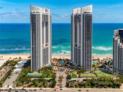 Aluguel de apartamento no Trump Royale 4709A