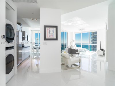 Aluguel de apartamento no Trump Royale 4709A