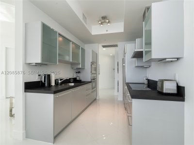 Aluguel de apartamento no Trump Royale 4709A