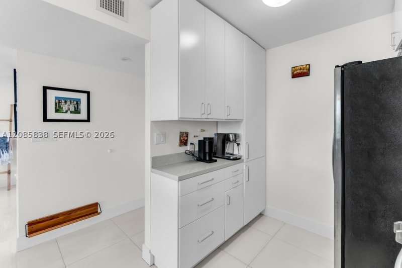 Alquiler de apartamento en 1600 South Bayshore Lane 4C