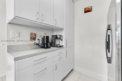 Aluguel de apartamento no 1600 South Bayshore Lane 4C