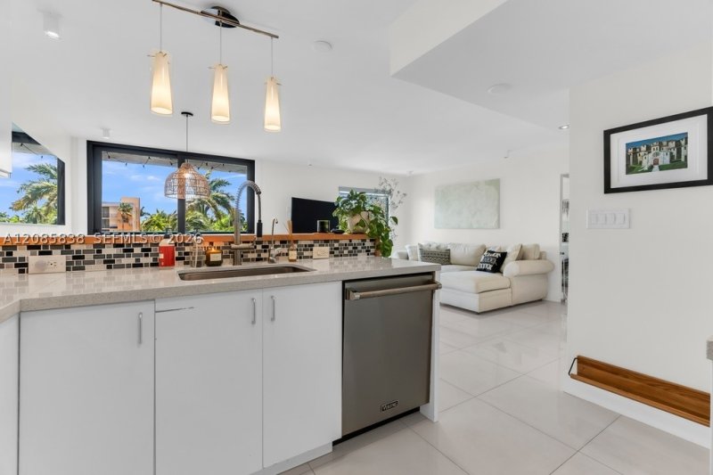 Alquiler de apartamento en 1600 South Bayshore Lane 4C